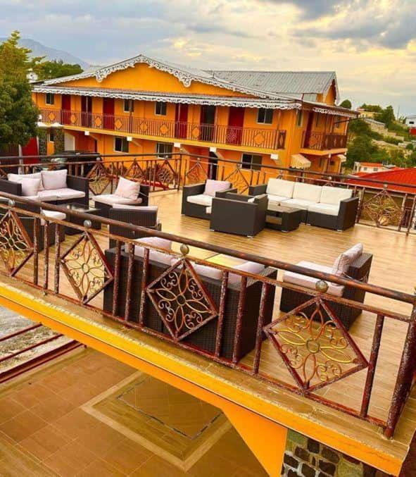 Vivy Hill'S Hotel ปอร์โตแปรงซ์ ภายนอก รูปภาพ