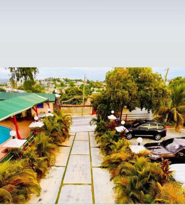 Vivy Hill'S Hotel ปอร์โตแปรงซ์ ภายนอก รูปภาพ