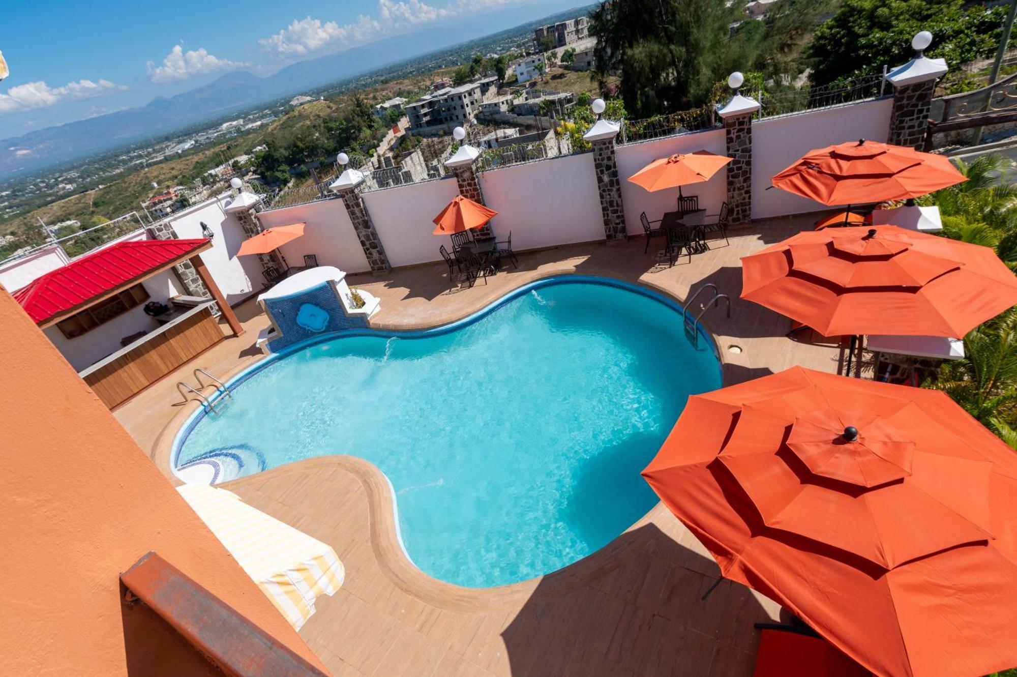Vivy Hill'S Hotel ปอร์โตแปรงซ์ ภายนอก รูปภาพ
